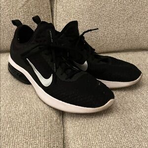 Nike Air Max Kantara men's running shoes in black and white size Men’s 15